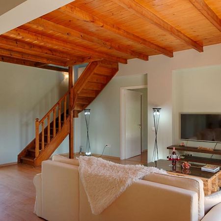 Modern Eco Friendly Villa Close To Town Pélekasz Kültér fotó