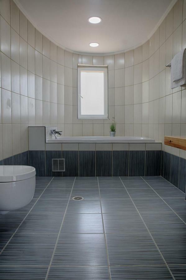 Modern Eco Friendly Villa Close To Town Pélekasz Kültér fotó